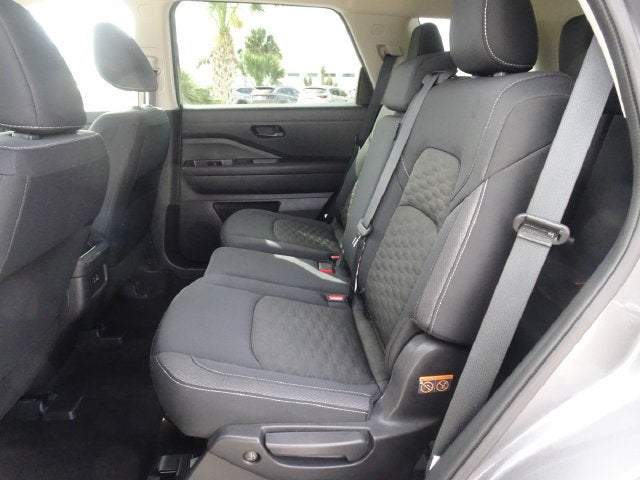 2024 Nissan Pathfinder S