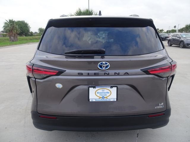 2021 Toyota Sienna LE