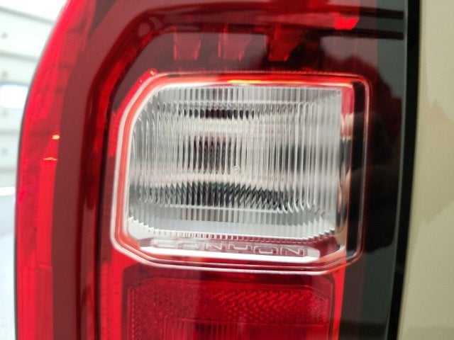 2024 GMC Canyon 4WD AT4