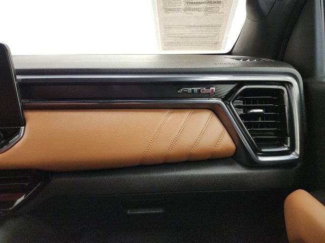 2024 GMC Canyon 4WD AT4