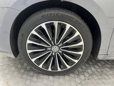 2022 Volkswagen Passat 2.0T Limited Edition