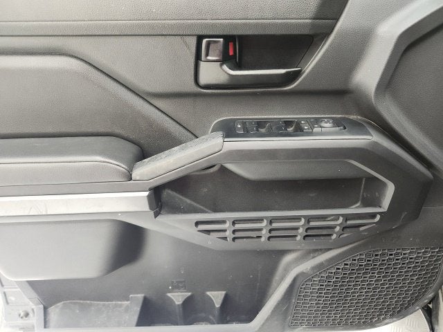 2025 Toyota Tacoma 4WD SR5