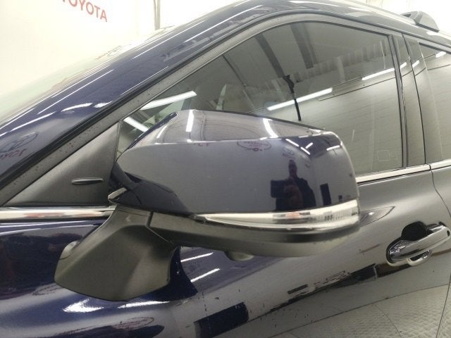 2023 Toyota Highlander Hybrid Platinum