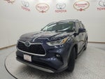 2023 Toyota Highlander Hybrid Platinum