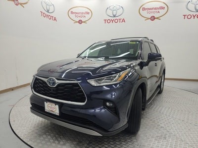 2023 Toyota Highlander Hybrid Platinum