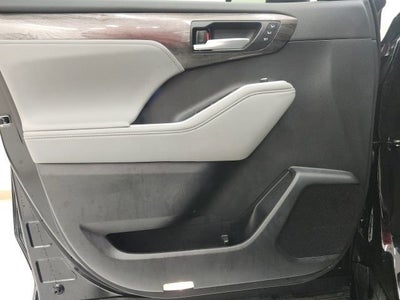 2023 Toyota Highlander Platinum