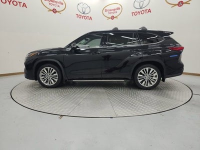 2023 Toyota Highlander Platinum