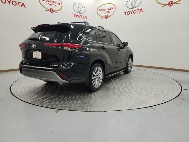 2023 Toyota Highlander Platinum