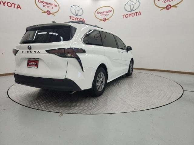 2026 Toyota Sienna LE
