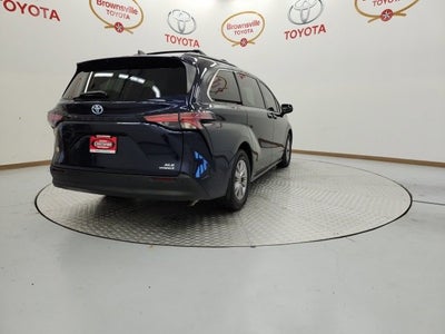 2022 Toyota Sienna XLE