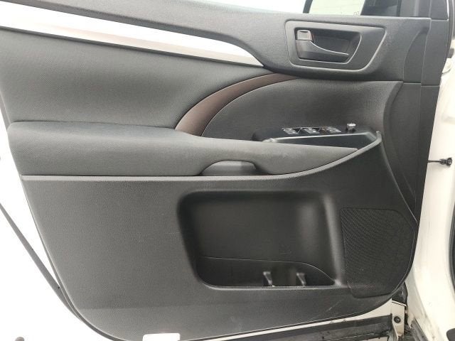 2017 Toyota Highlander LE