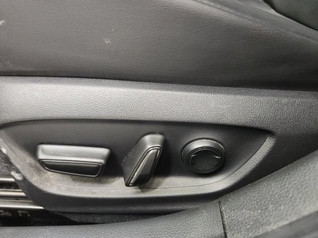 2023 Toyota Prius XLE