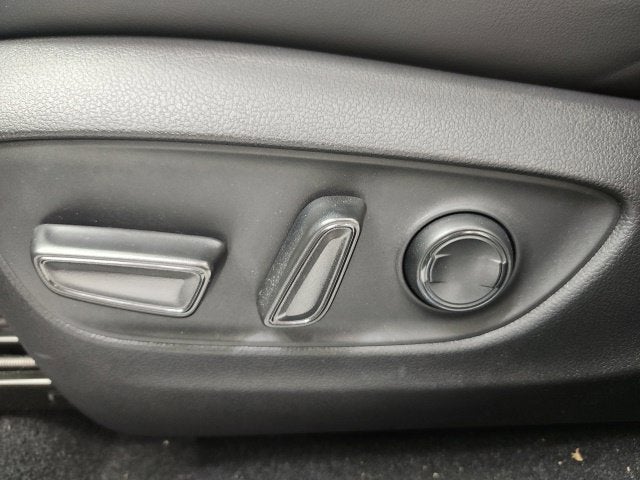 2025 Toyota RAV4 Hybrid XLE Premium