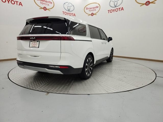 2024 Kia Carnival EX